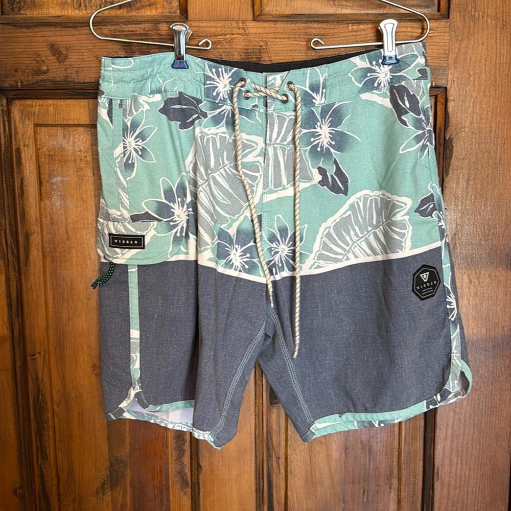 Vissla Board Shorts unlined size 30